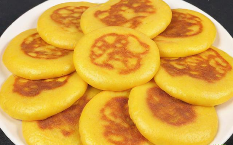 玉米面饼子怎么做的又松又软,玉米面饼子怎么做的又松又软视频教程