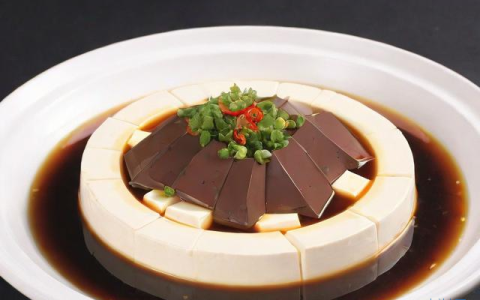 鸭血豆腐怎么做好吃,鸭血豆腐的制作过程