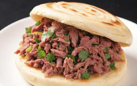 驴肉火烧怎么做好吃,驴肉火烧的吃法