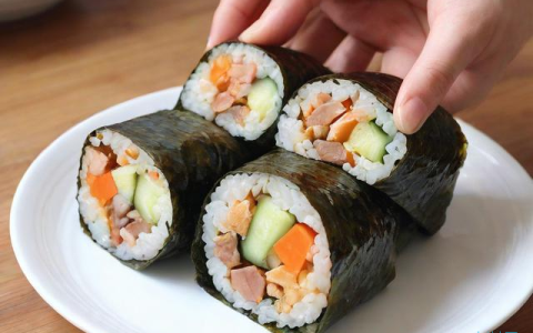 紫菜包饭的饭怎么做,紫菜包饭如何做