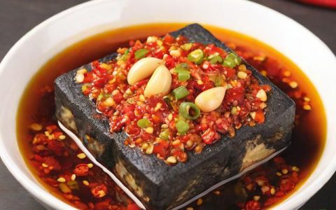 臭豆腐的酱料怎么做,臭豆腐酱料的制作方法配方大全
