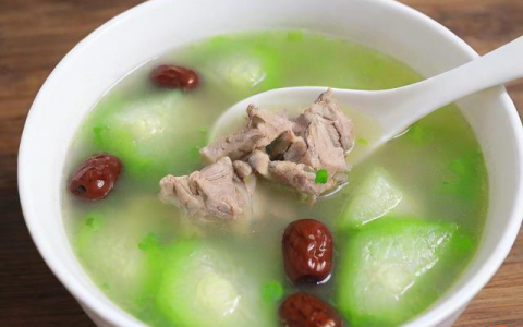 丝瓜汤怎么做下奶,月子餐丝瓜汤怎么做下奶