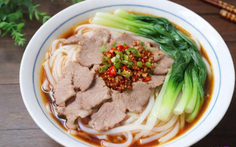 河粉怎么做,家常煮河粉的做法