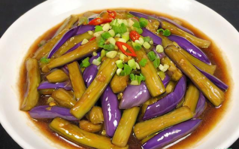 青炒茄子怎么做好吃,青炒茄子的做法