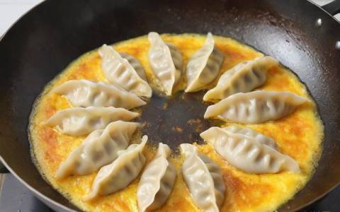 蛋饺怎么做好吃,蛋饺怎么做好吃家庭做法