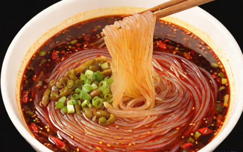 酸辣粉儿怎么做好吃,酸辣粉的配料怎么调