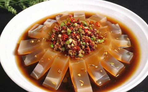 怎么做肉皮冻家常做法,如何做肉皮冻的做法