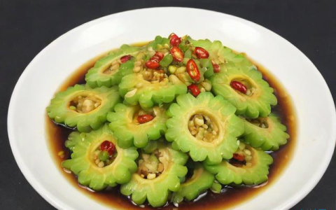 清炒苦瓜怎么做好吃,家常拌苦瓜怎么做好吃