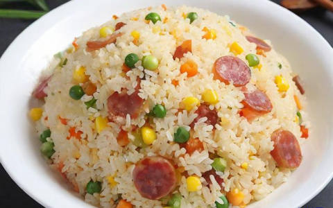 腊肠饭怎么做,腊肠饭怎么做 电饭煲