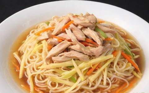 做面条怎么做好吃,鸡胸肉做面条怎么做好吃