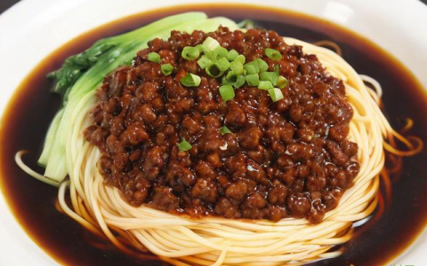 怎么做炸酱面的肉酱,如何做炸酱面的肉酱