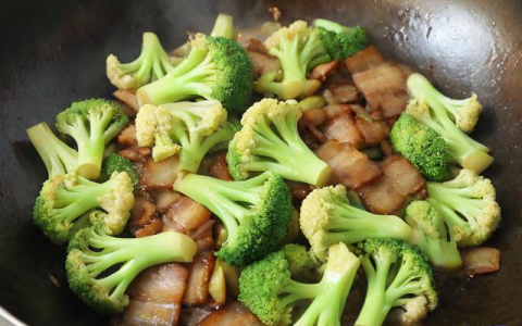 花菜炒肉怎么做好吃,花菜炒肉教程