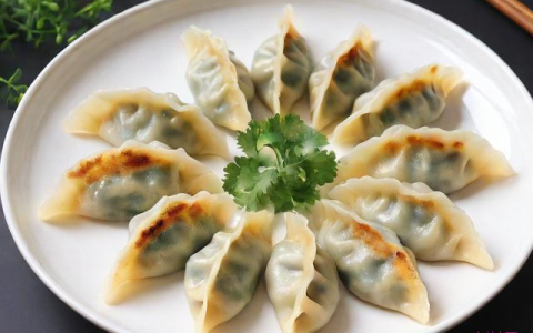 素饺子怎么做好吃,茼蒿包素饺子怎么做好吃