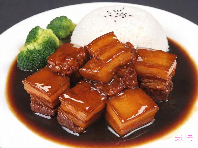 炖五花肉怎么做好吃,炖五花肉怎么做入口即化