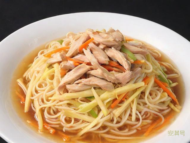 做面条怎么做好吃,鸡胸肉做面条怎么做好吃