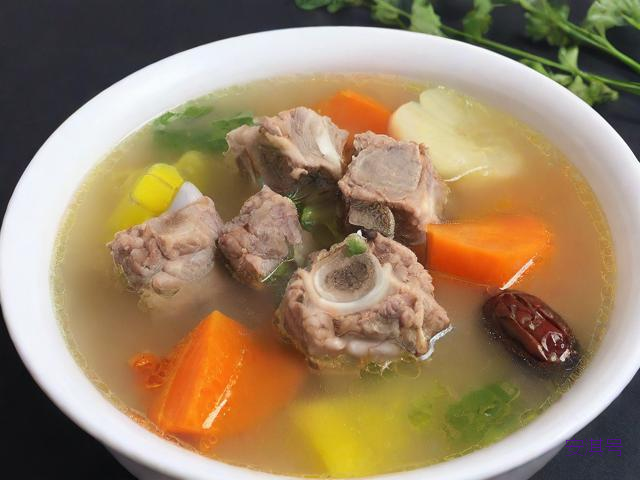 排骨炖汤怎么做好吃,怎样炖排骨汤好喝肉又不柴