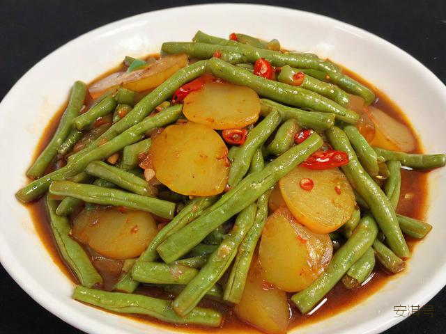 土豆烧四季豆怎么做,土豆烧四季豆怎么做视频
