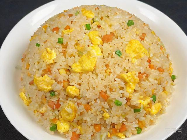 家常蛋炒饭怎么做好吃,家常蛋炒饭怎么做好吃窍门