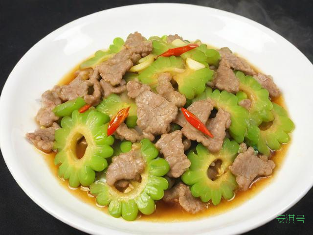 苦瓜炒肉怎么做好吃,苦瓜冲肉怎么做好吃