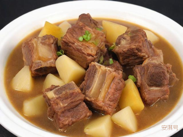 排骨炖山药怎么做,山药炖排骨好吃不