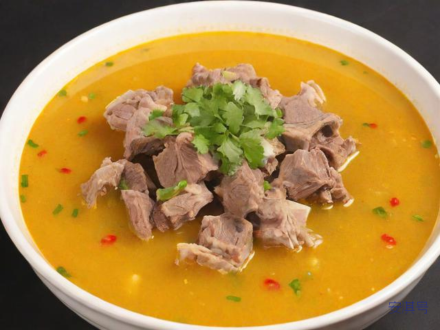 羊肉汤怎么做法,羊肉汤怎么做法才好喝