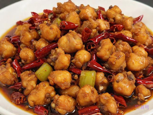 辣子鸡丁怎么做,辣子鸡丁怎么做鸡肉才能外酥里嫩