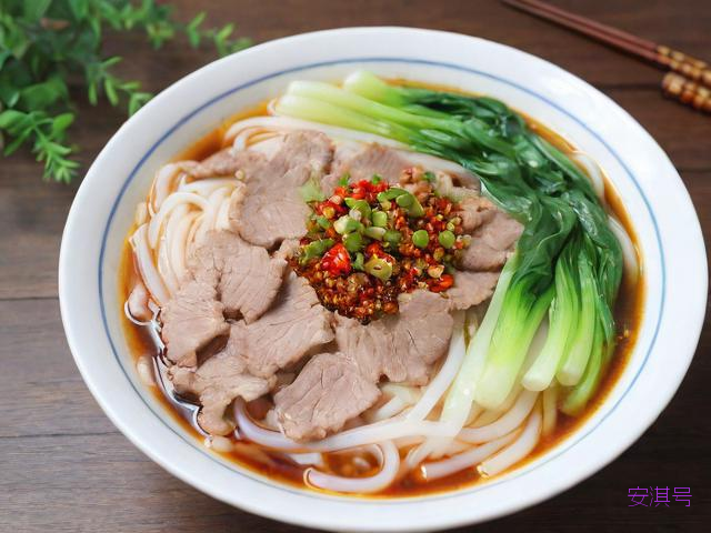河粉怎么做,家常煮河粉的做法