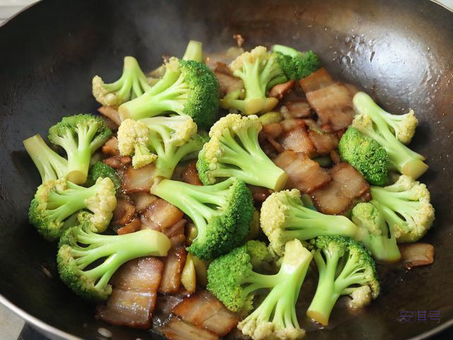 花菜炒肉怎么做好吃,花菜炒肉教程